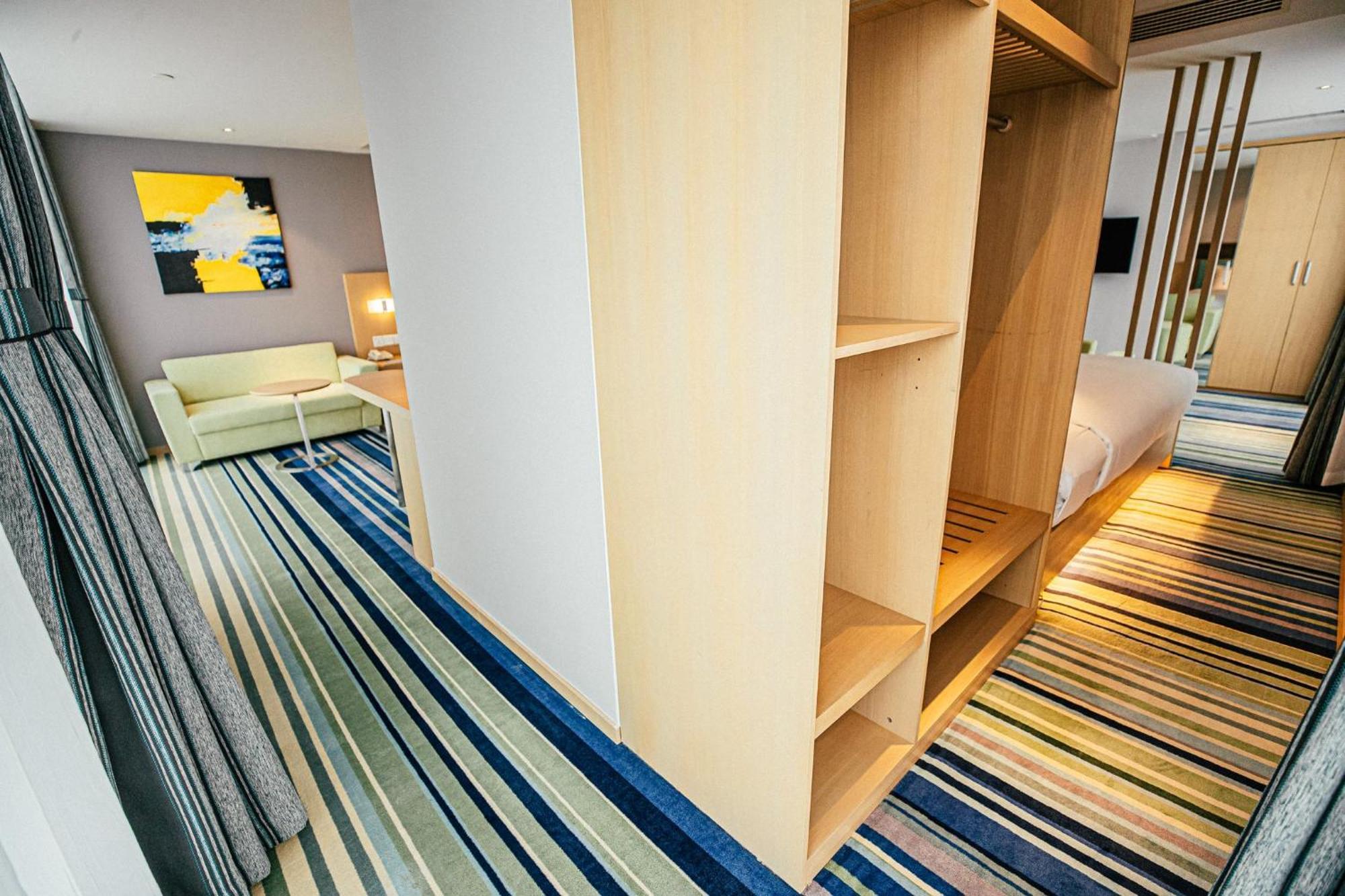 Holiday Inn Express Yingkou Onelong Plaza By Ihg Gaizhou Exteriör bild
